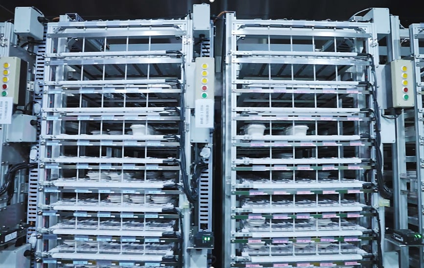 【省スペース型おかず皿配膳システム】補充口