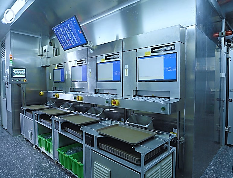 【省スペース型おかず皿配膳システム】おかず皿配膳口