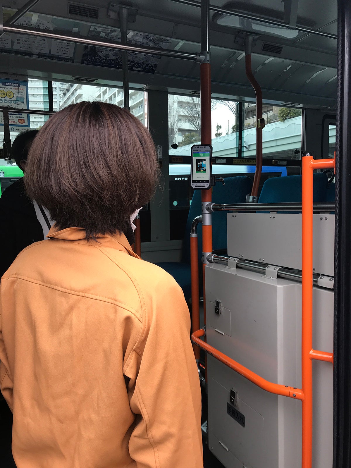 顔認証実験の状況（路線バスでの乗降時認証）