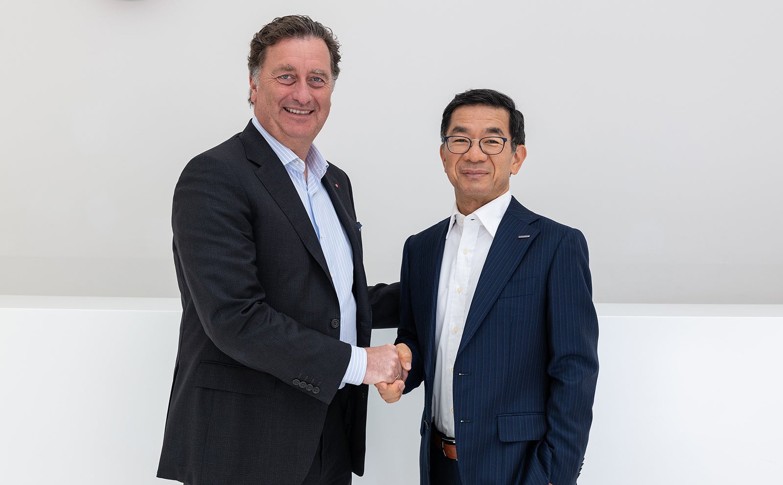 パナソニックとライカカメラ社は、戦略的包括協業契約を締結