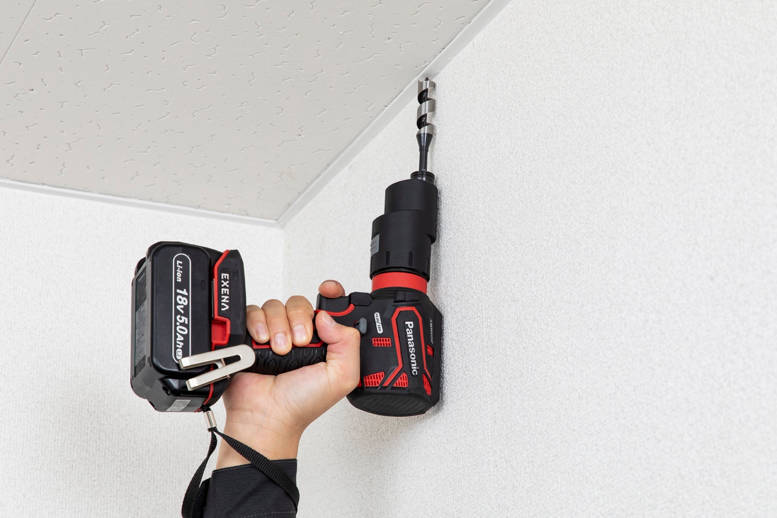 充電ドリルドライバー EZ1DD2（使用例2）