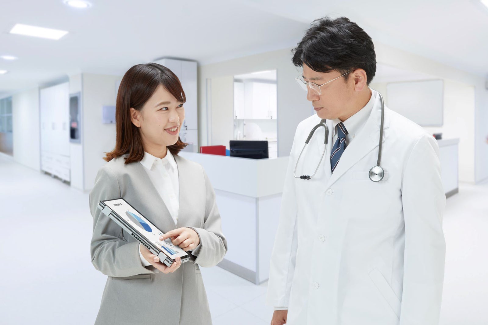 製薬会社の営業でのシーン画像