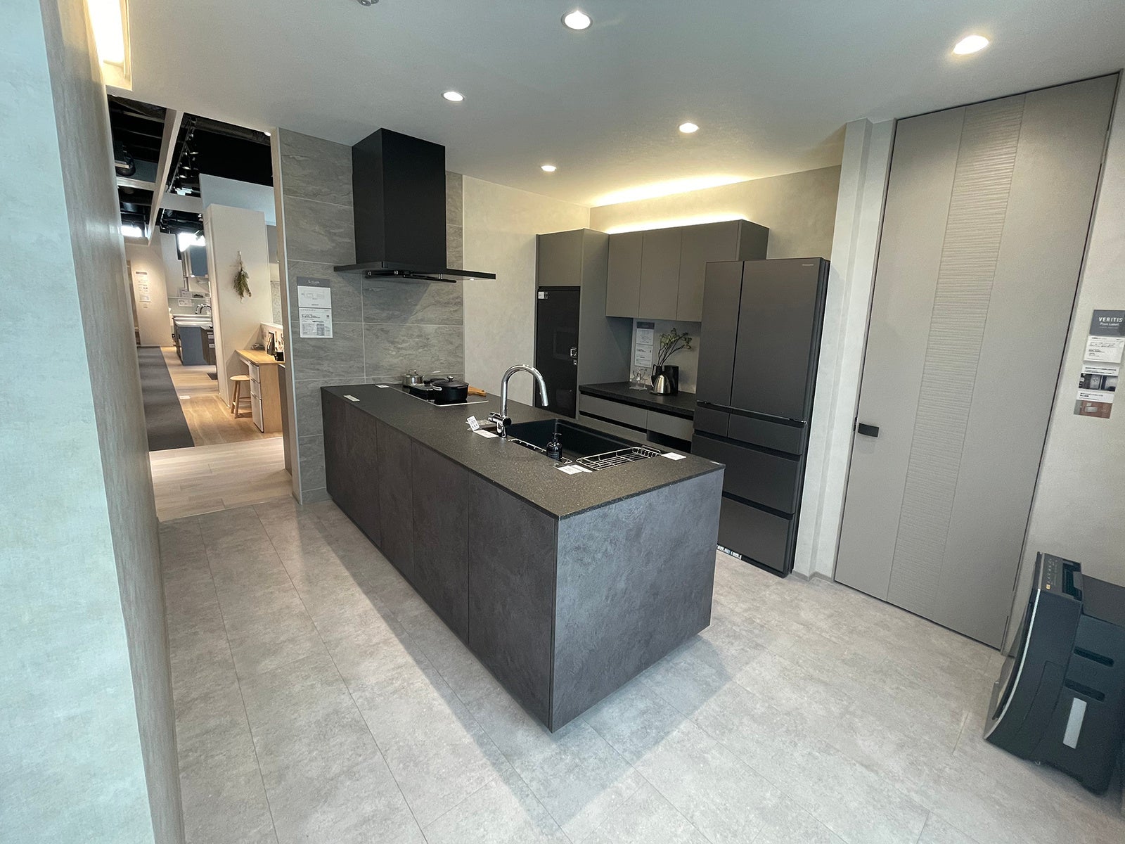 調理実演も可能なシステムキッチン