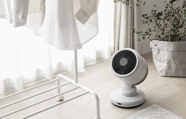 足元の冷えも、乾かない洗濯物も。冬の悩みを1台で解決する2WAY 足元の冷えも、乾かない洗濯物も。冬の悩みを1台で解決する2WAY