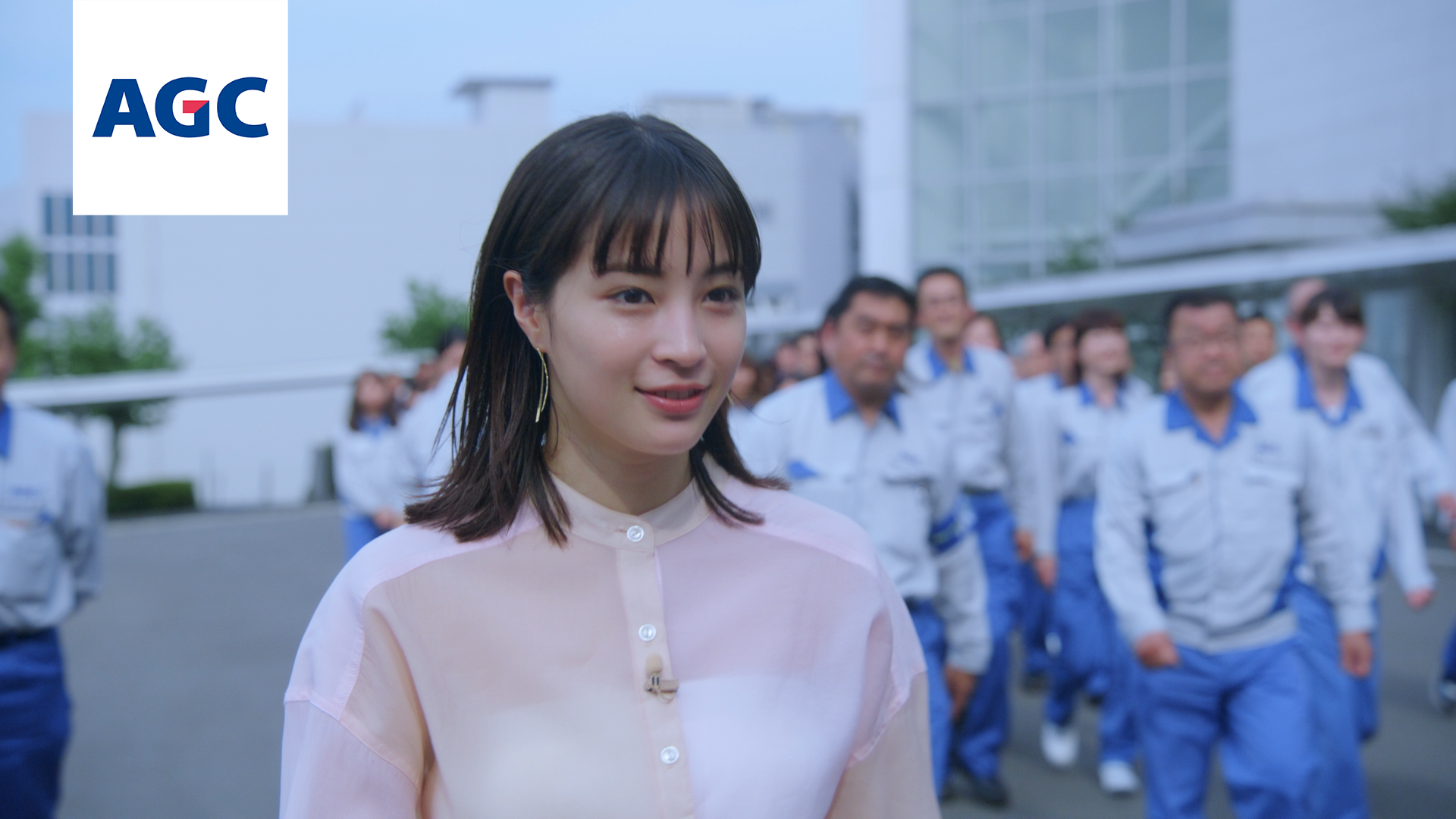 【１円スタート☆高品質】【 FF066224☆広瀬すず】【90cm×45cm】☆両面プリント抱き枕カバー☆ 2wayトリコット☆ 広瀬すずさん出演のAGCの新CM『素材でがんばるAGC／水の供給篇』2023年