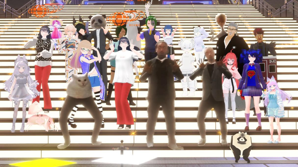 ▲最後はバーチャル大阪駅の玄関で 一般参加者の皆さんと記念撮影