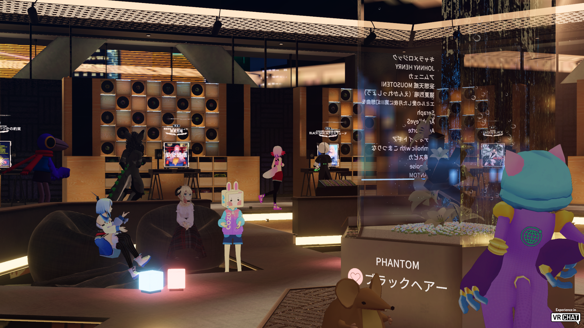 会場で寛ぎながら音楽を楽しむ来場者