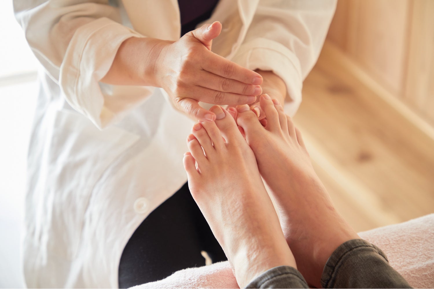 足爪の健康状態を確認