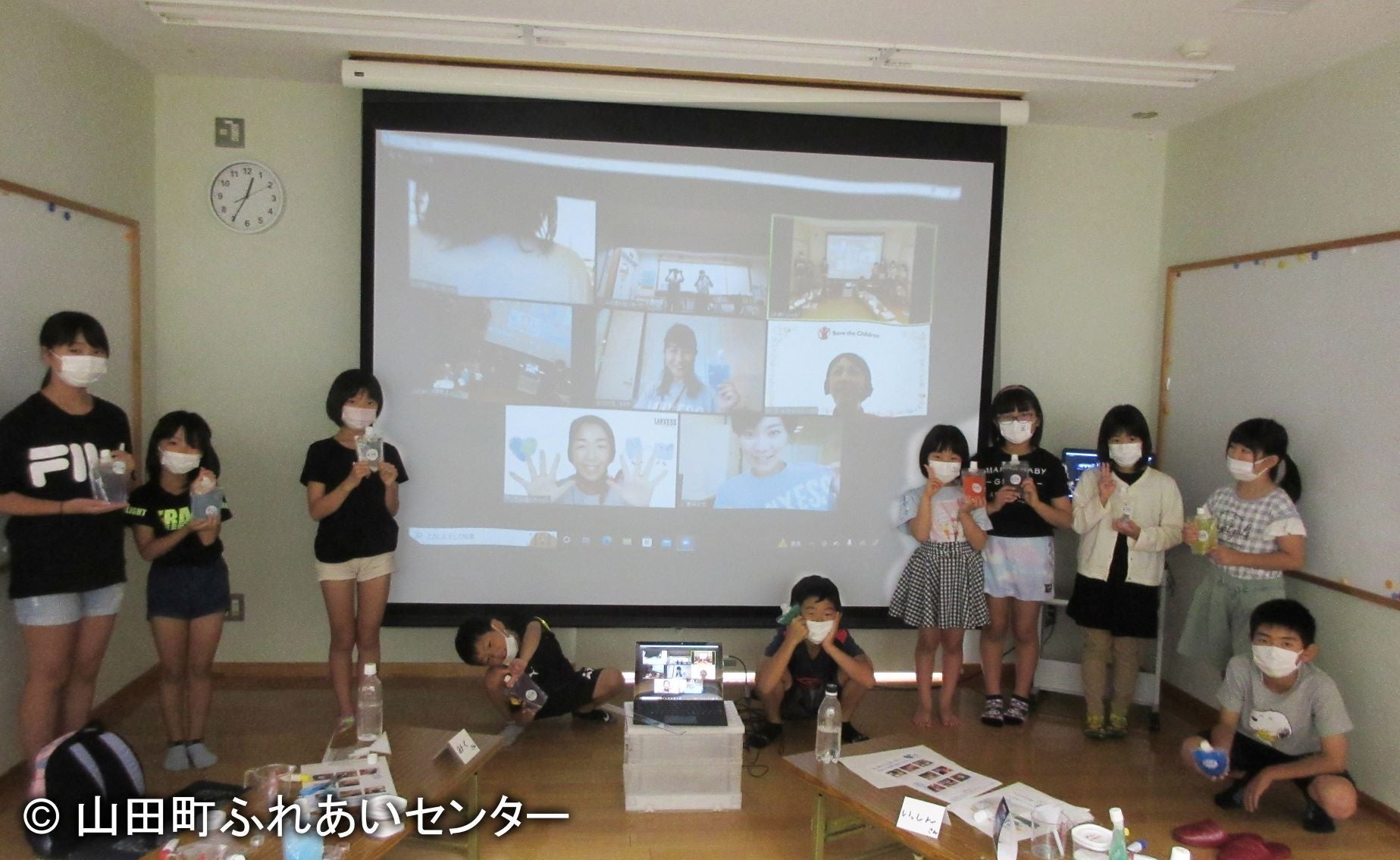 山田町ふれあいセンター「はぴね」での 『地球環境・エコ実験教室』の様子 （写真： 山田町ふれあいセンター）