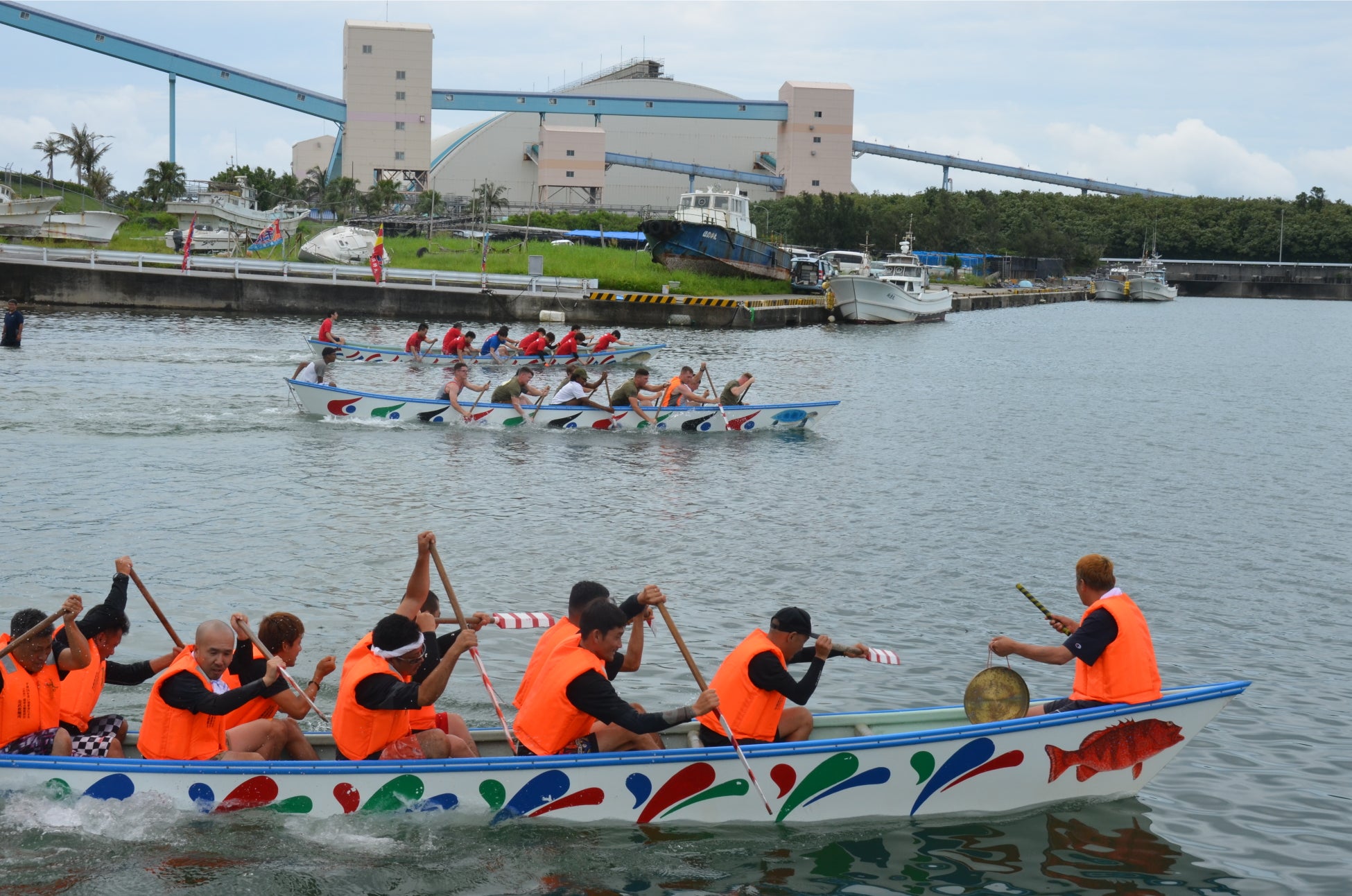 ハーリー船(サバニ)