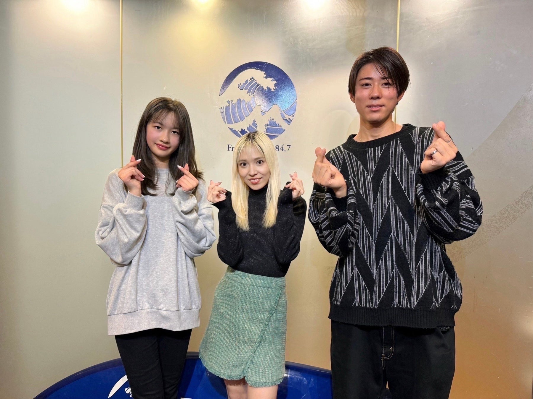 左:コバルチク花理愛 中央:yukaDD 右:安藤嗣海