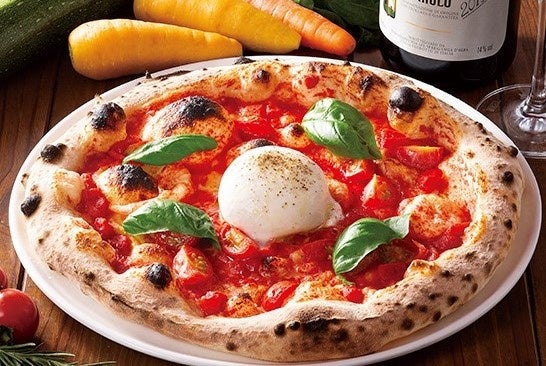 石窯で焼き上げたもちもちピッツァ 990円～