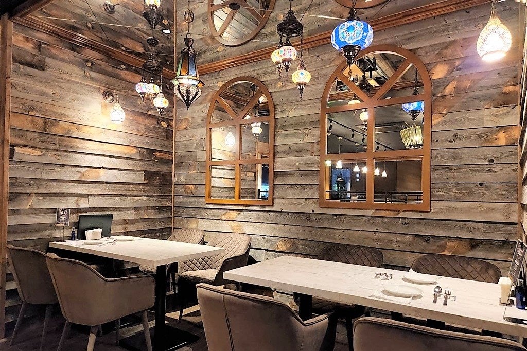 色鮮やかな照明の数々