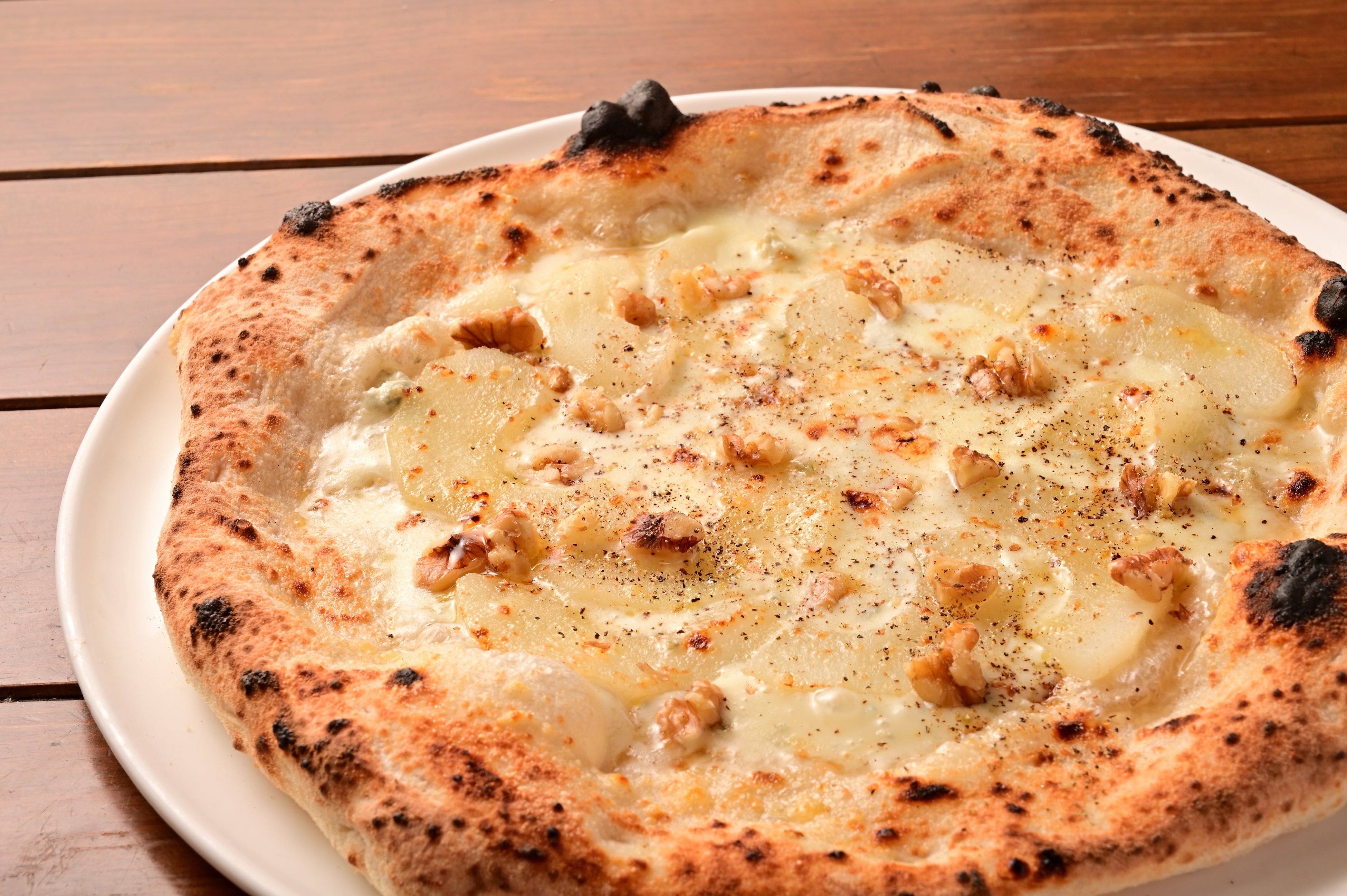 洋ナシとゴルゴンゾーラの大人ピッツァ1,450円