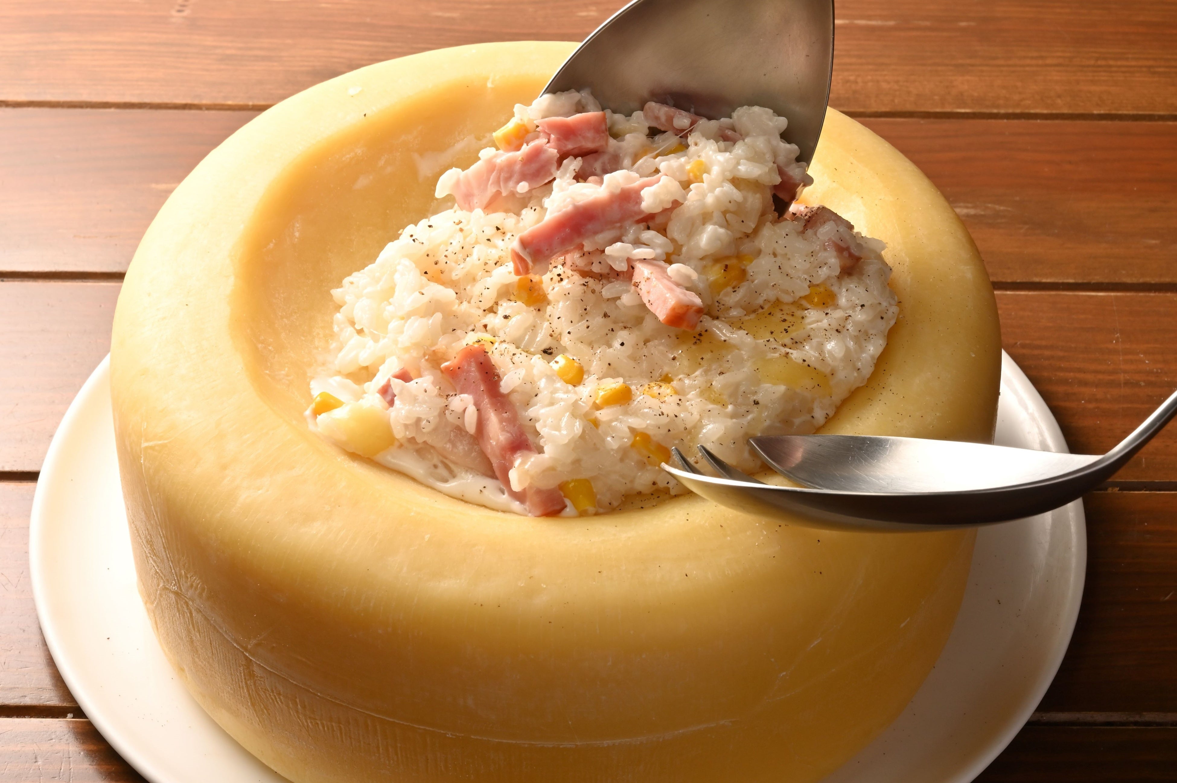 ピエモンテ名物 トリュフチーズリゾット 1,490円(税込)