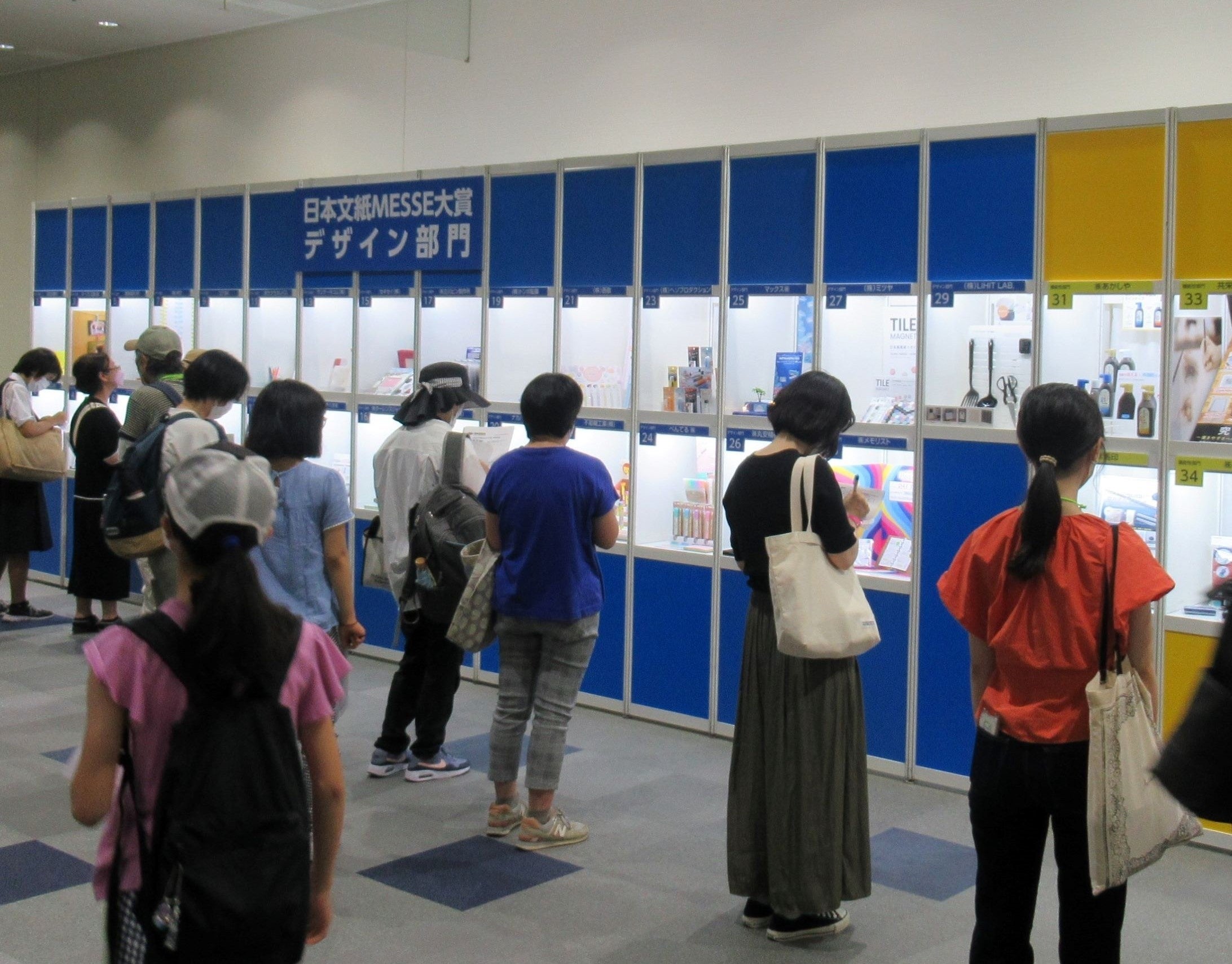 新製品コンテスト投票風景