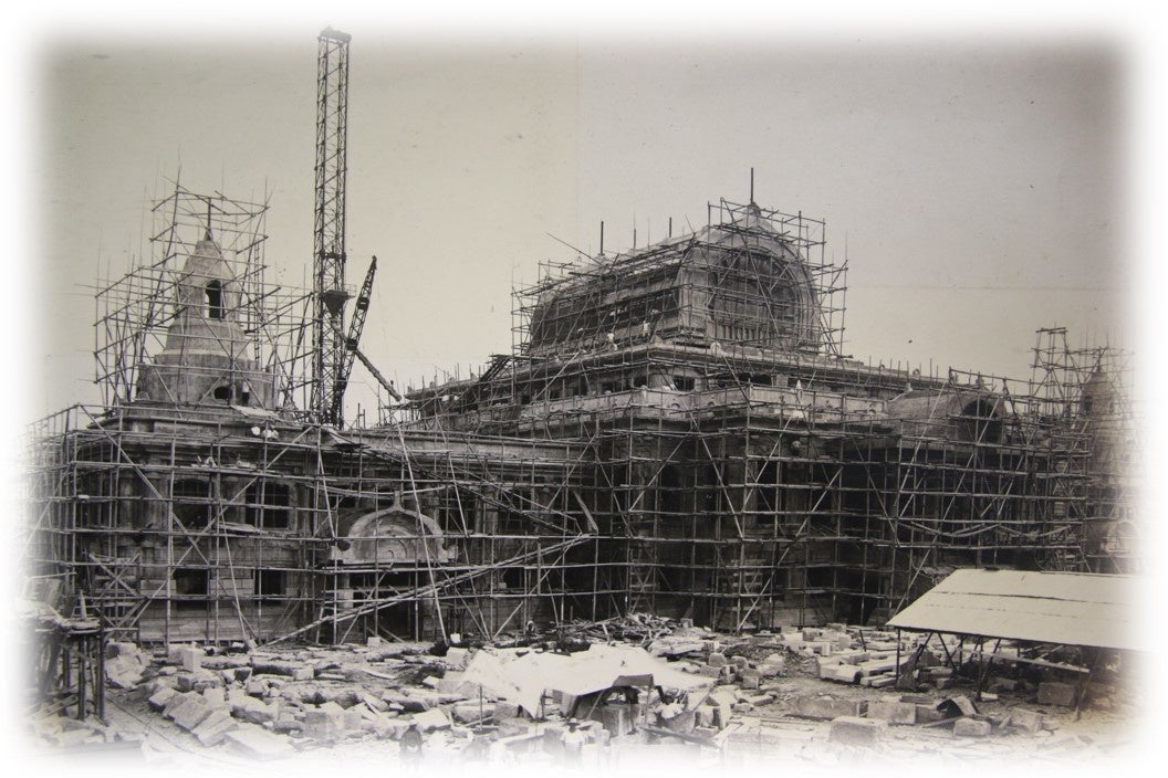 再建工事中の本堂（昭和7年）