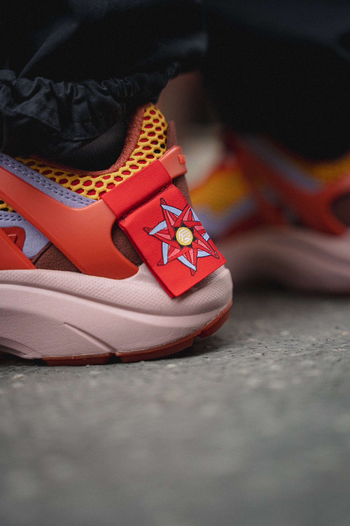 HUGO x FFS GO-2 スニーカー HUGO X FLOWERS FOR SOCIETYのスニーカーがメンズ・パリ
