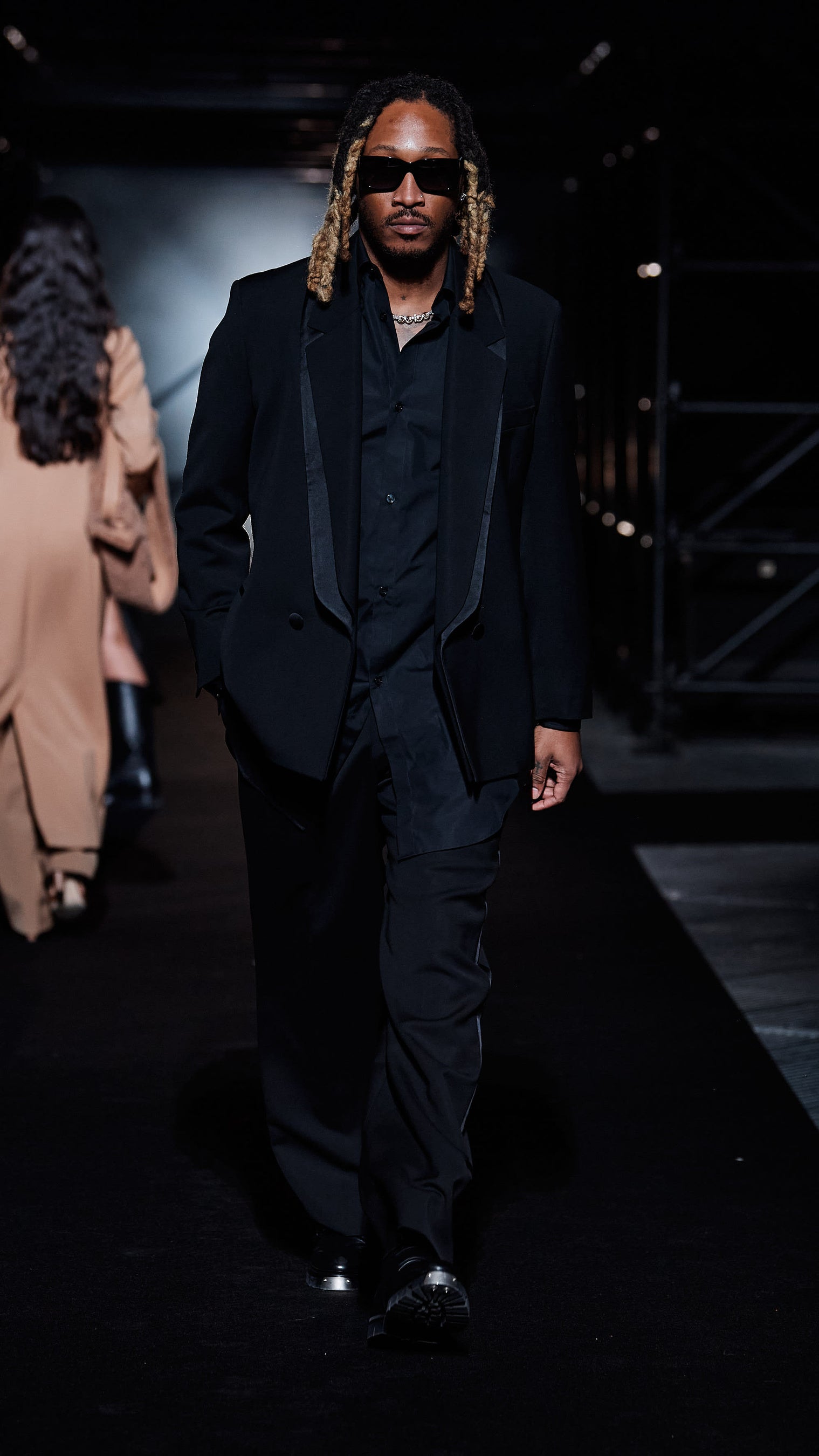 BOSS、スターが勢ぞろいの2022年秋冬コレクションのショーをミラノにて開催 ヒューゴボスジャパン株式会社のプレスリリース