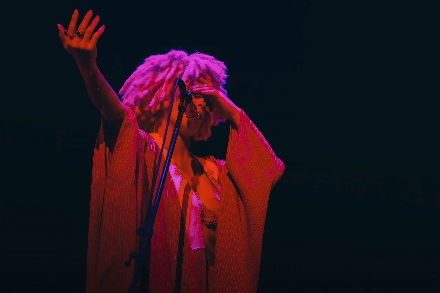 椎名林檎と彼奴等と知る諸行無常』映画館にて上映決定！ | ライブ