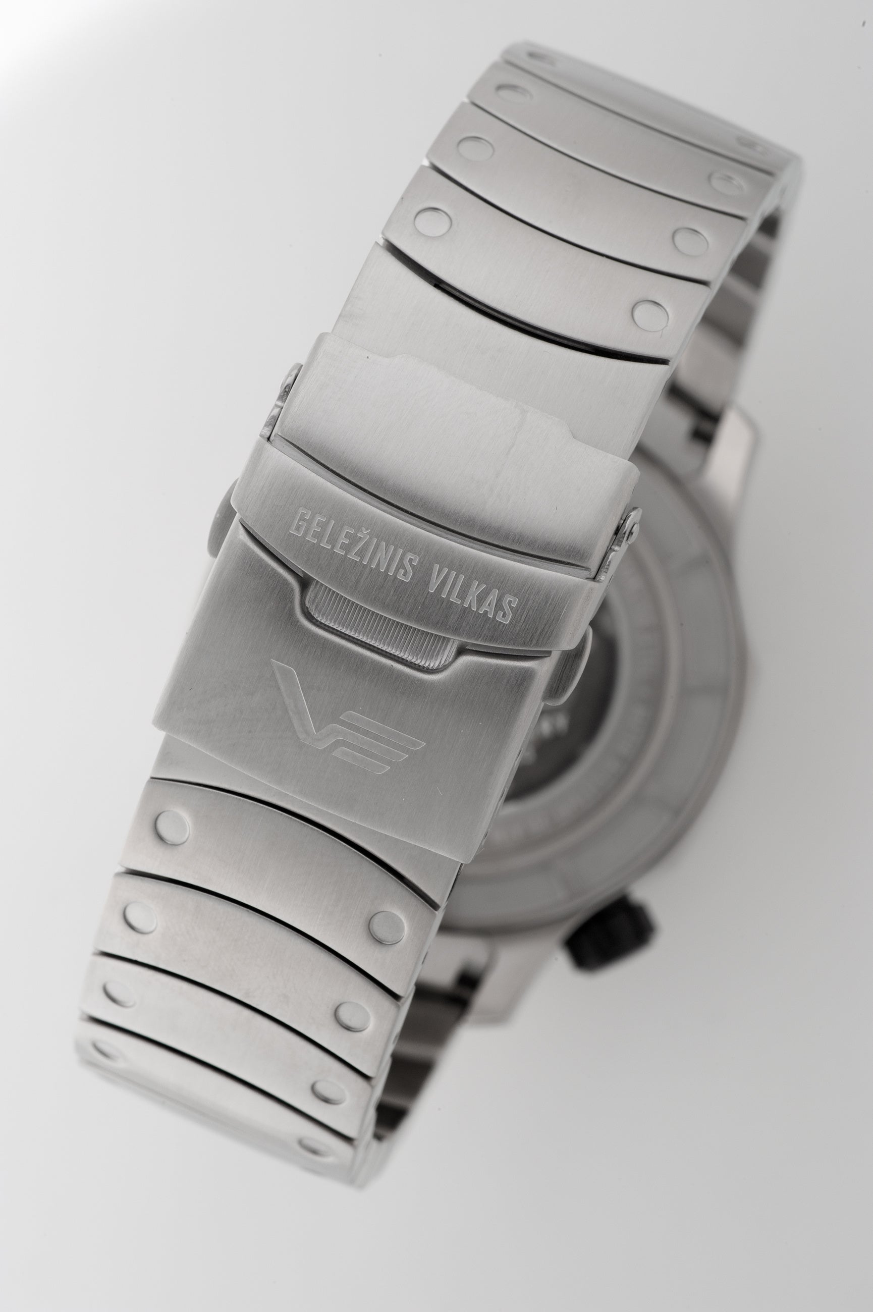 中世の鎧をイメージしたリブレスレットとダブルロックバックル