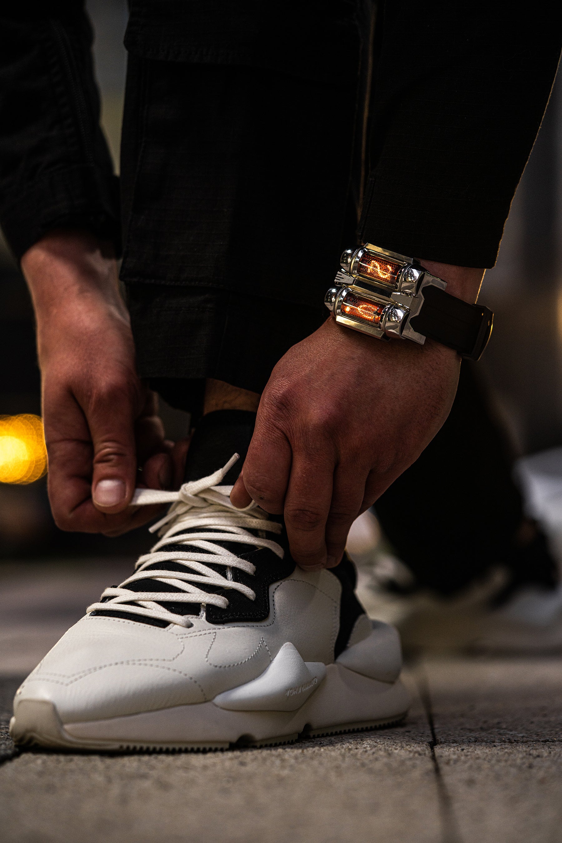 腕を振ると光る”IN-16Nixie（ニキシー）”