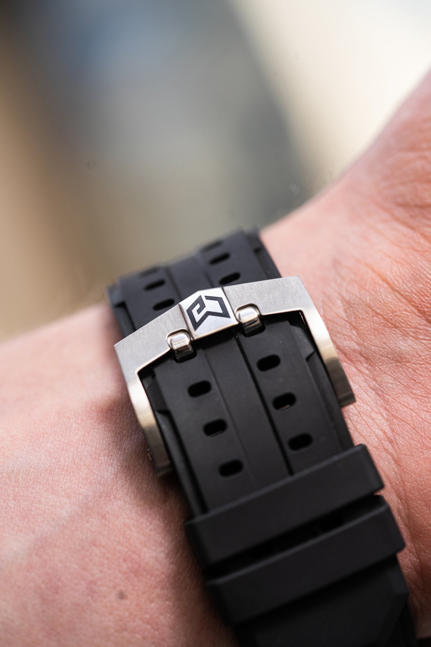 ”IN-16Nixie（ニキシー）”ダブルバックル