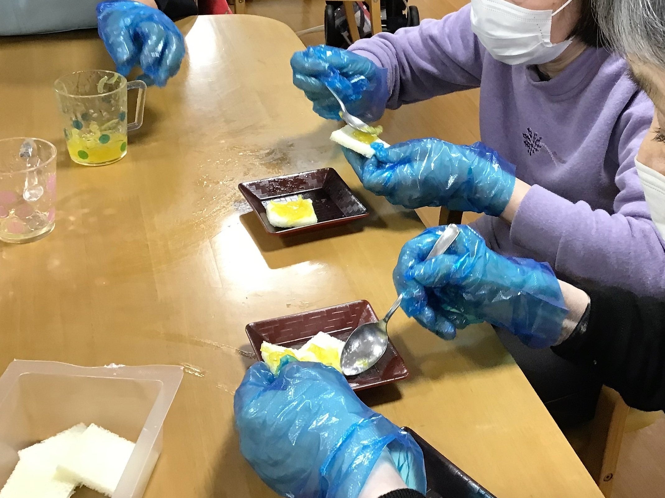 選手が届けてくれた柚子は「そよ風」利用のお客様で柚子ジャムづくりにも活用しました。