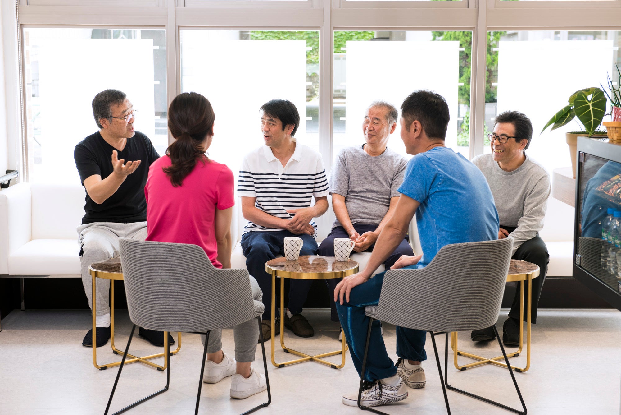 「ウェルビスタ ケアスタジオ」カフェスペース一例