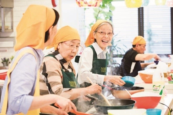 料理で高齢者の可能性を引き出す業界オンリーワン 料理特化型デイサービス「なないろクッキングスタジオ」