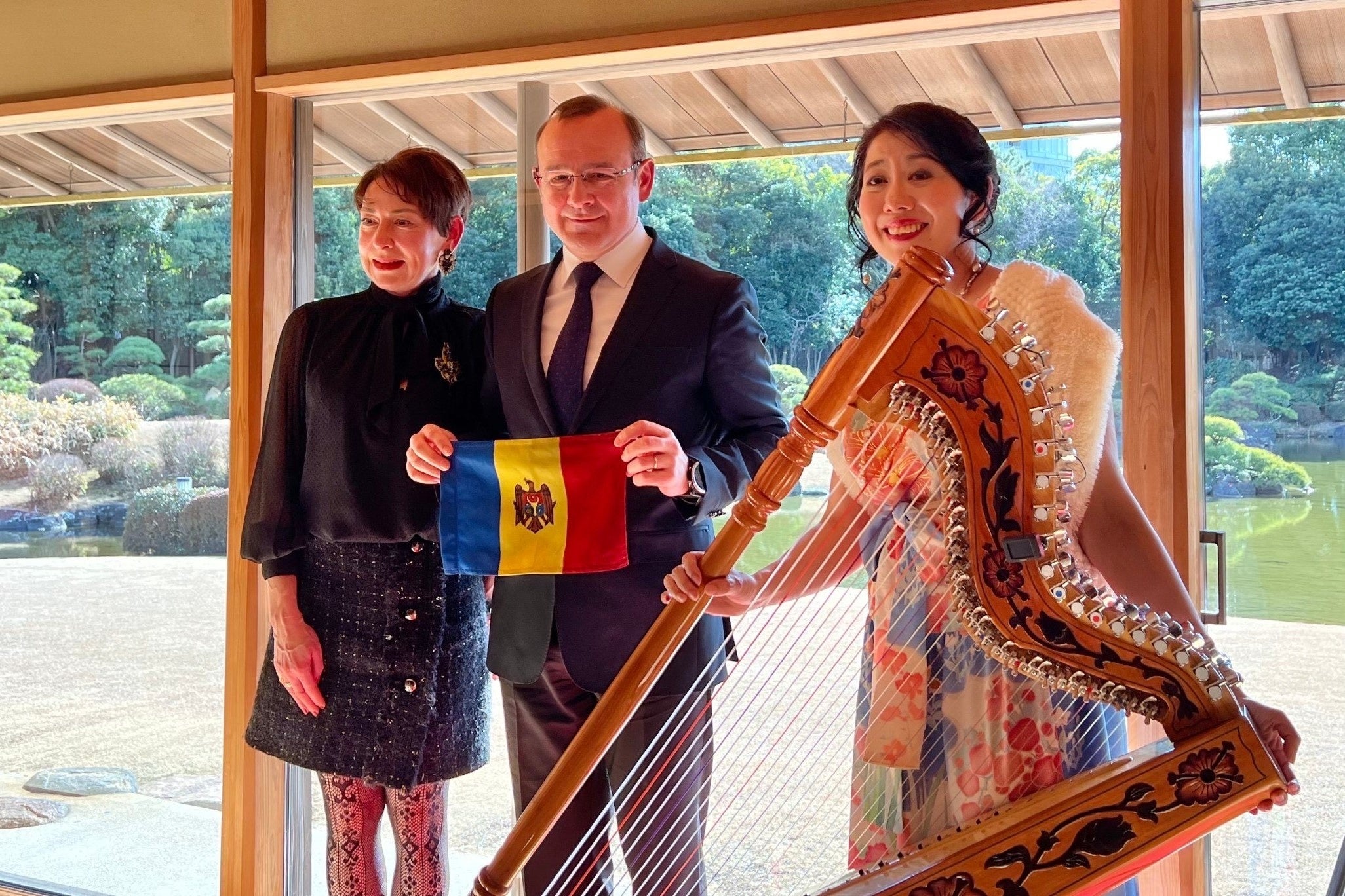 モルドバ大使館大使「ドゥミトル・ソコラン」様ご夫妻