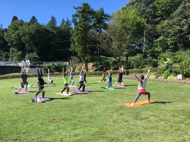 みんなでパークヨガ