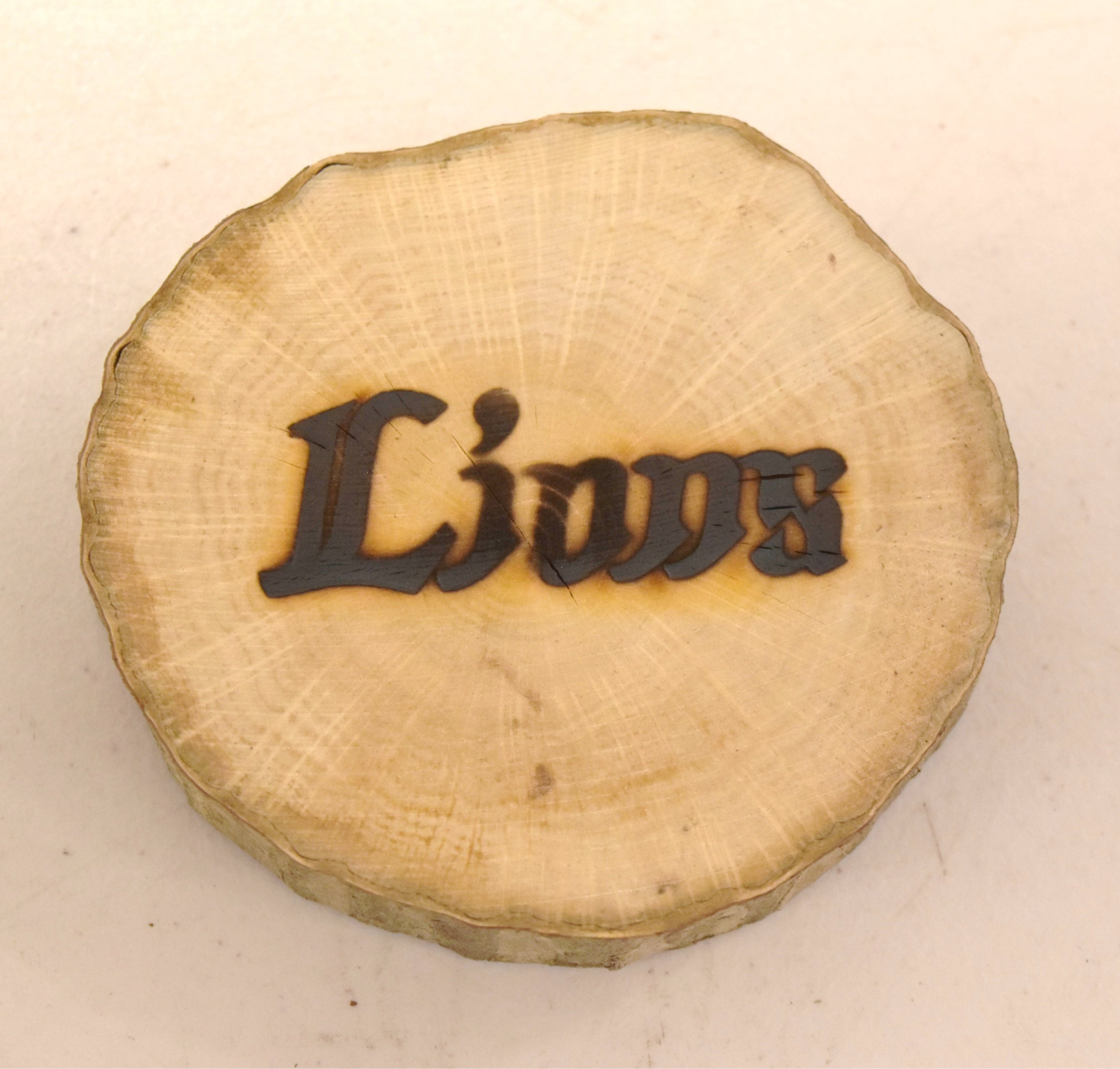 埼玉西武ライオンズのロゴを焼き印した「間伐材コースター」を作ろう！