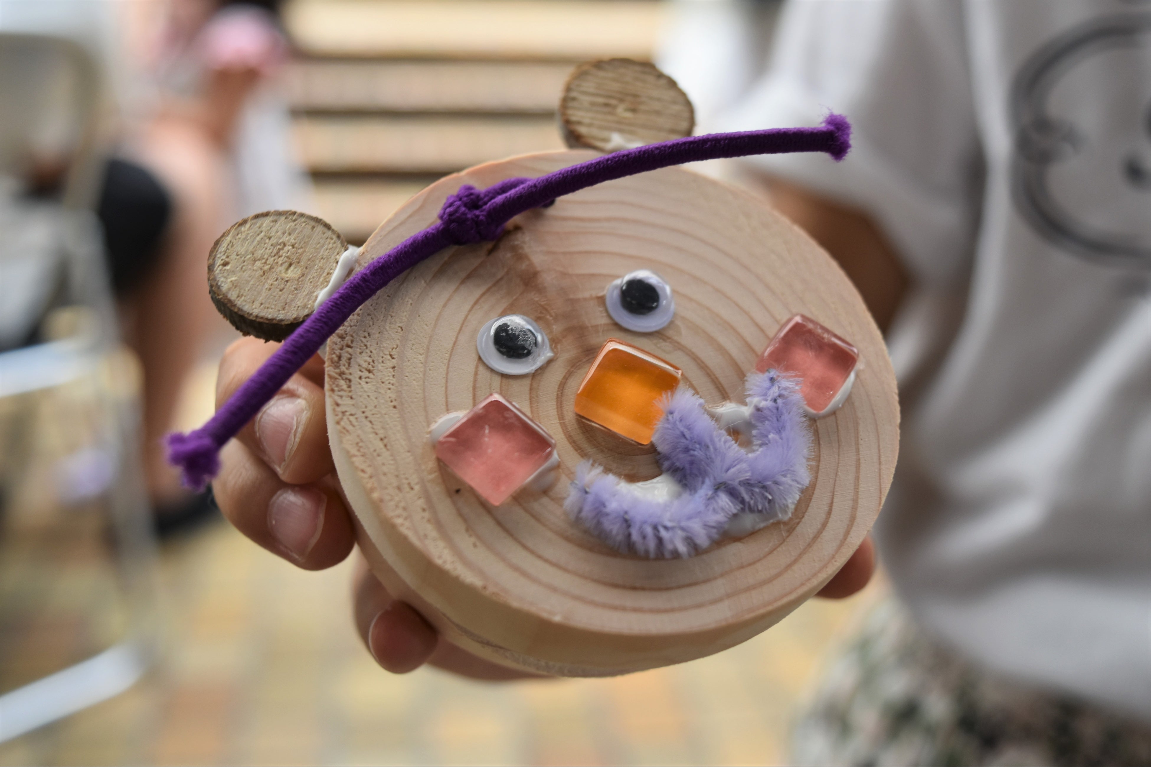 公園の植物管理で発生した「間伐材（かんばつざい）」などを使ったクラフト『動物カスタネット作り』　※前回開催時の作品