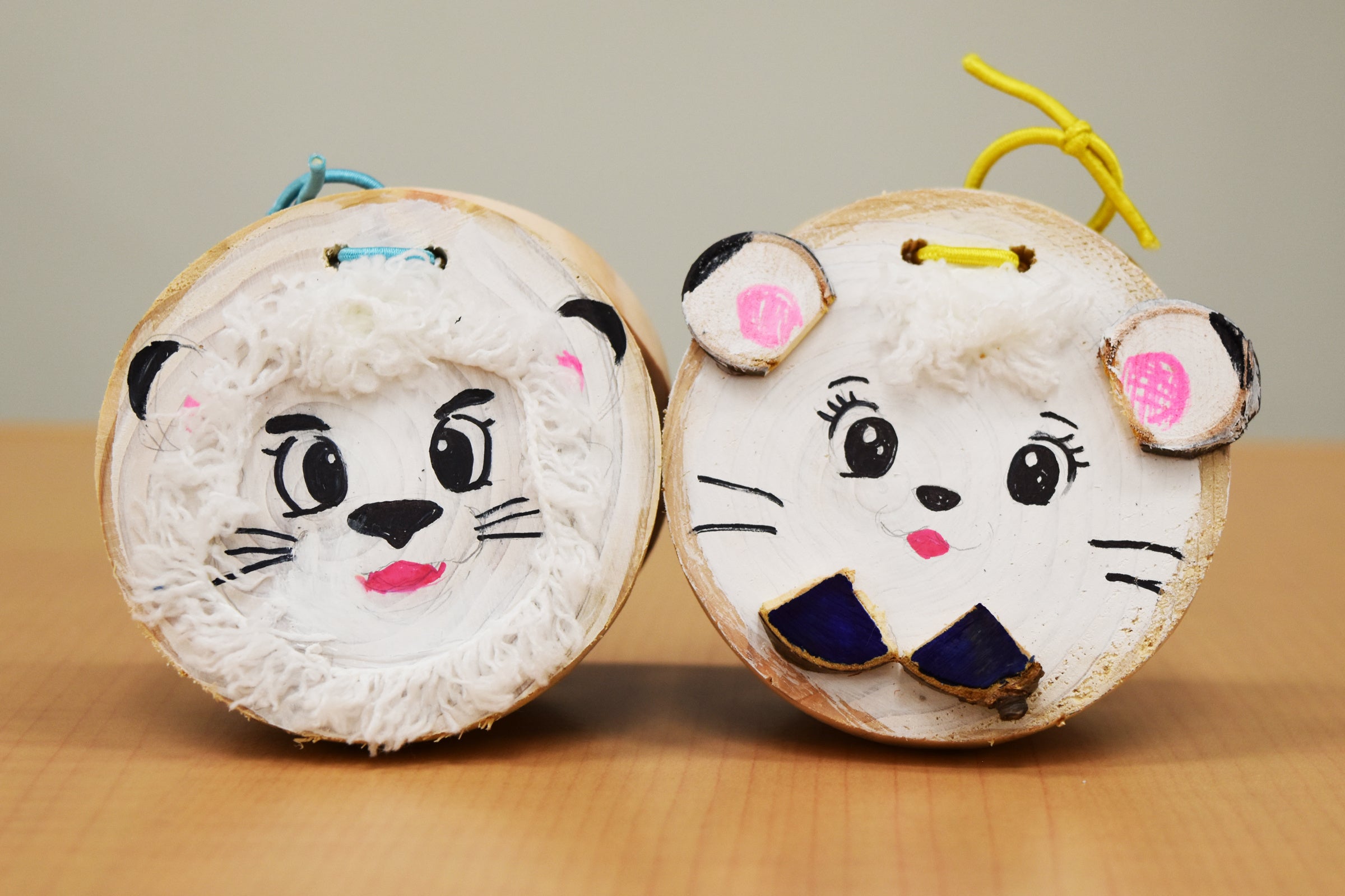 間伐材（かんばつざい）をはじめ、公園の木の実や枝を再利用した「動物カスタネット作り」