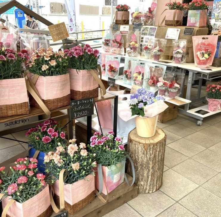 ハレハナセレクトミニカーネーションの寄せカゴ（昨年開催の様子）