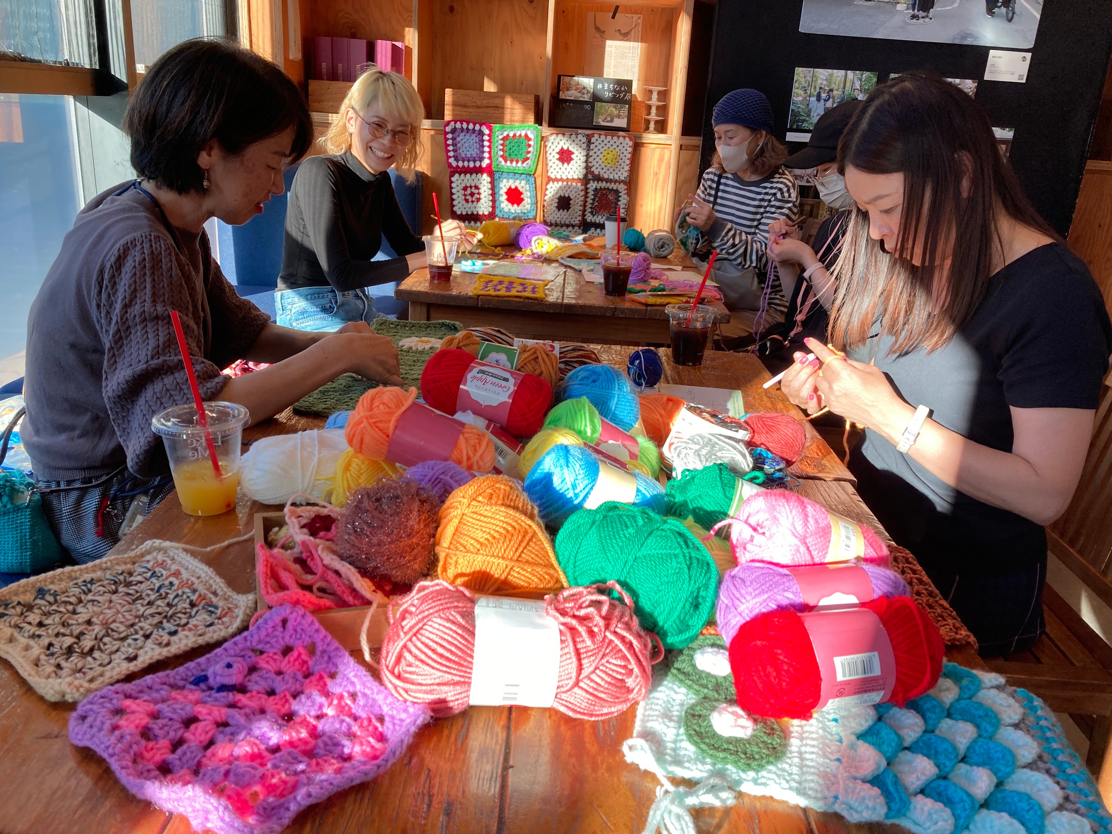 【モチーフ編み】手を動かしながら会話も弾みます