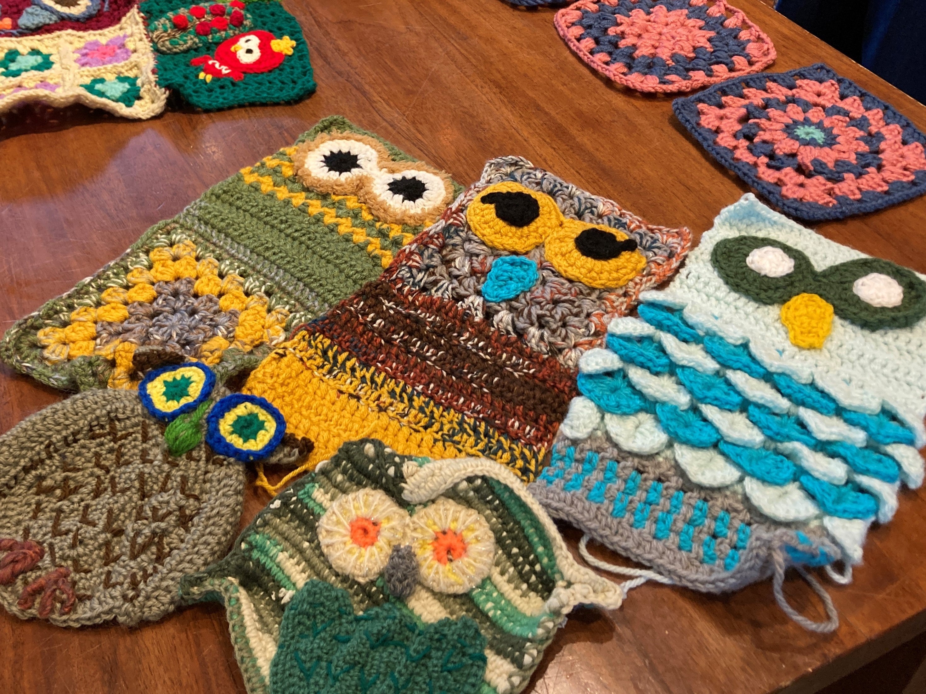 ほっこり暖かみのある“フクロウ”たちを探して見てください