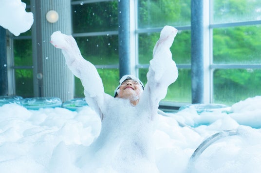 ゴールデンウィークは家族でオーパークおごせ! 泡バズーカやお菓子BAR、わくわくのクエスト体験など、ファミリー向け・日帰り利用可イベントを毎日開催します ゴールデンウィークは家族でオーパークおごせ! 泡バズーカやお菓子BAR、わくわくのクエスト体験など、ファミリー向け・日帰り利用可イベントを毎日開催します