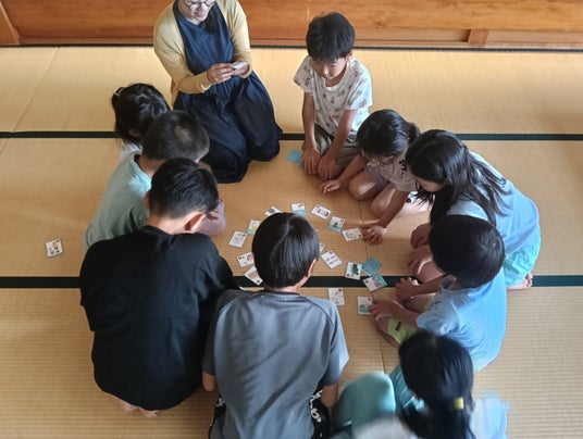 千年に一度のお風呂の年(2026年)を盛り上げる! 武甲温泉とおふろcafe utataneにて、小学生以下を対象とした「お風呂あるあるかるた大会」を開催 千年に一度のお風呂の年(2026年)を盛り上げる! 武甲温泉とおふろcafe utataneにて、小学生以下を対象とした「お風呂あるあるかるた大会」を開催