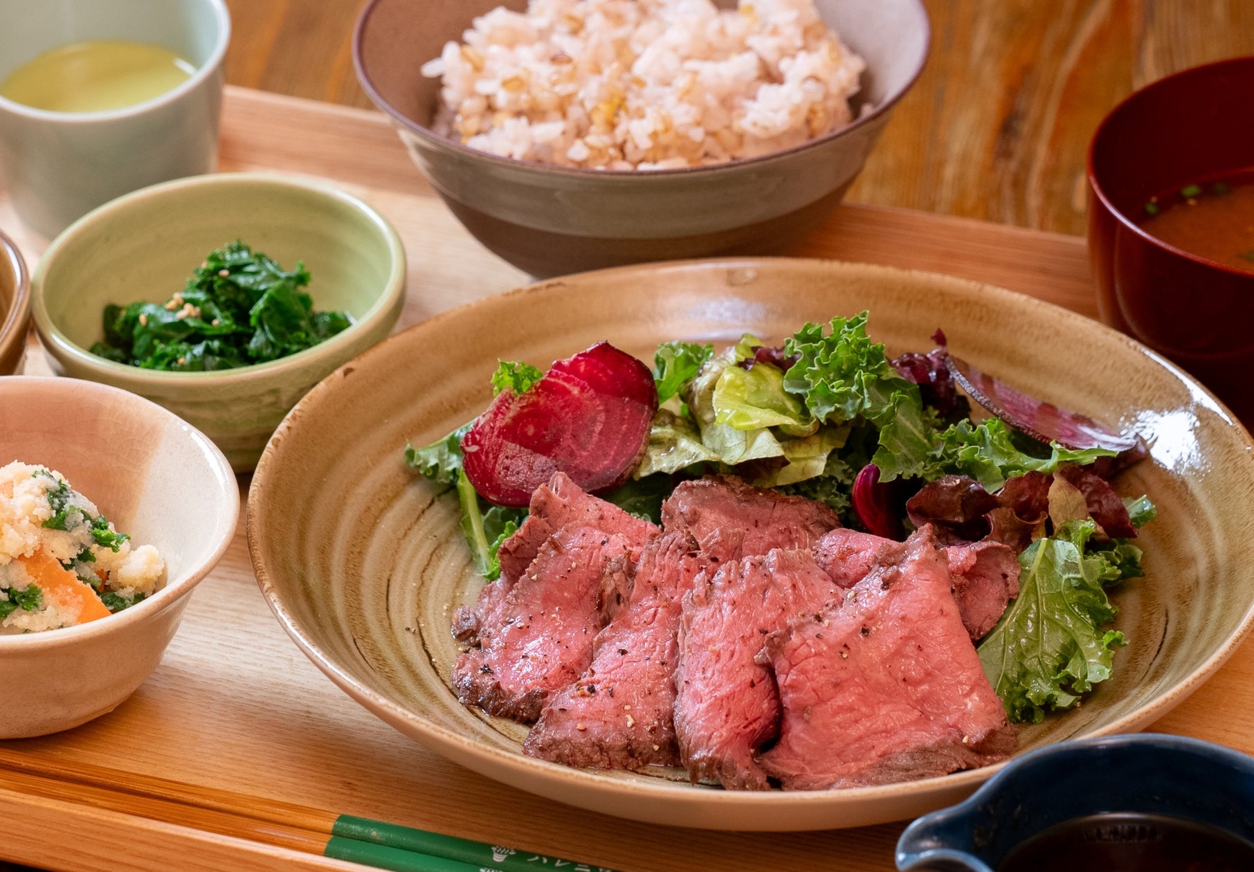 温浴施設カフェが埼玉食材で館内食堂をリニューアル、飲食部門の集客力強化へ
