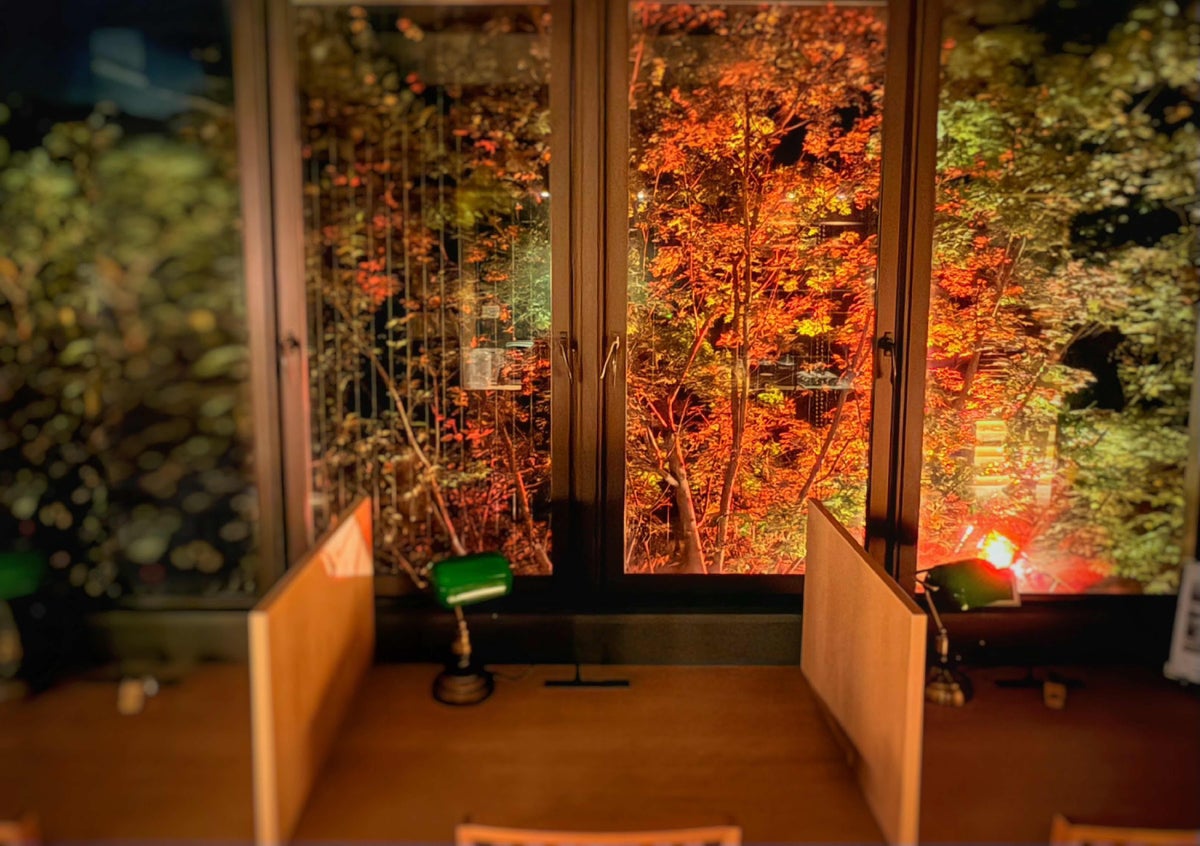 紅葉の湯河原で文学時間を。The Ryokan Tokyo YUGAWARAで秋色クリームソーダや紅葉ブックカバーづくり体験