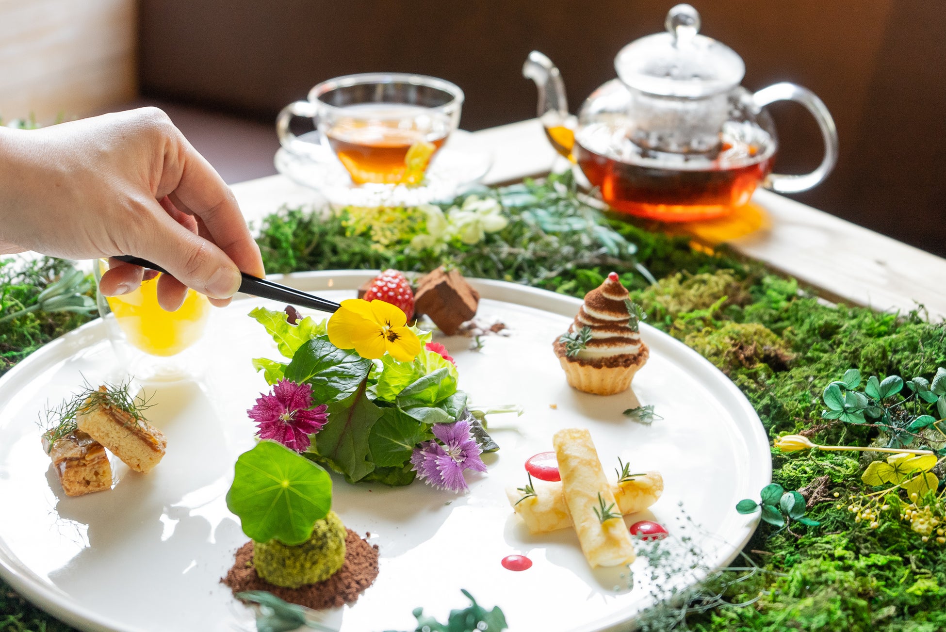 エディブルフラワーを摘んで彩る体験型アフタヌーンティー おふろcafe ハレニワの湯で 食べるフラワーガーデン を提供します 株式会社温泉道場のプレスリリース エディブルフラワーを摘んで彩る体験型アフタヌーンティー おふろcafe ハレニワの湯で 食べるフラワーガーデン を提供します 株式会社温泉道場のプレスリリース