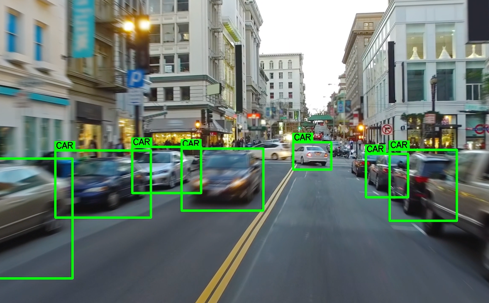 車両認識のイメージ画像　時間帯別の人流、属性、車両数、車種、混雑状況などを把握することが可能