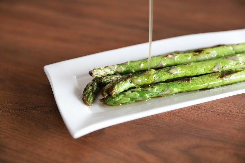 焼きアスパラに