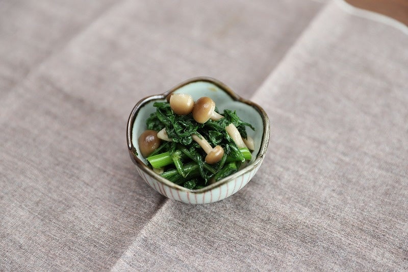 春菊としめじのお浸しに
