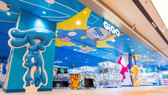 世界初・覆面現代アーティスト「COIN PARKING DELIVERY」デザインのGiGOが誕生!「GiGOイオンモール津田沼South」2026年3月18日(水)10時グランドオープン 世界初・覆面現代アーティスト「COIN PARKING DELIVERY」デザインのGiGOが誕生!「GiGOイオンモール津田沼South」2026年3月18日(水)10時グランドオープン