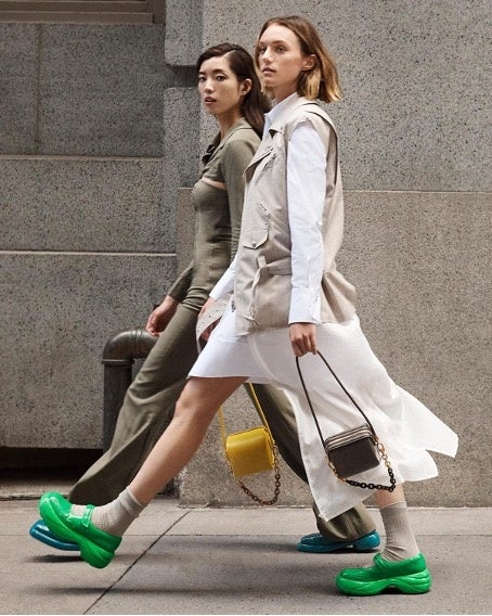 Y2k をイメージしたパテント素材や秋を彩る鮮やかなシューズ バッグが揃うcharles Keith Fall Collection 22を発売 Charles Keith Japan 合同会社のプレスリリース Y2k をイメージしたパテント素材や秋を彩る鮮やかなシューズ バッグが揃うcharles Keith Fall Collection 22を発売 Charles Keith Japan 合同会社のプレスリリース