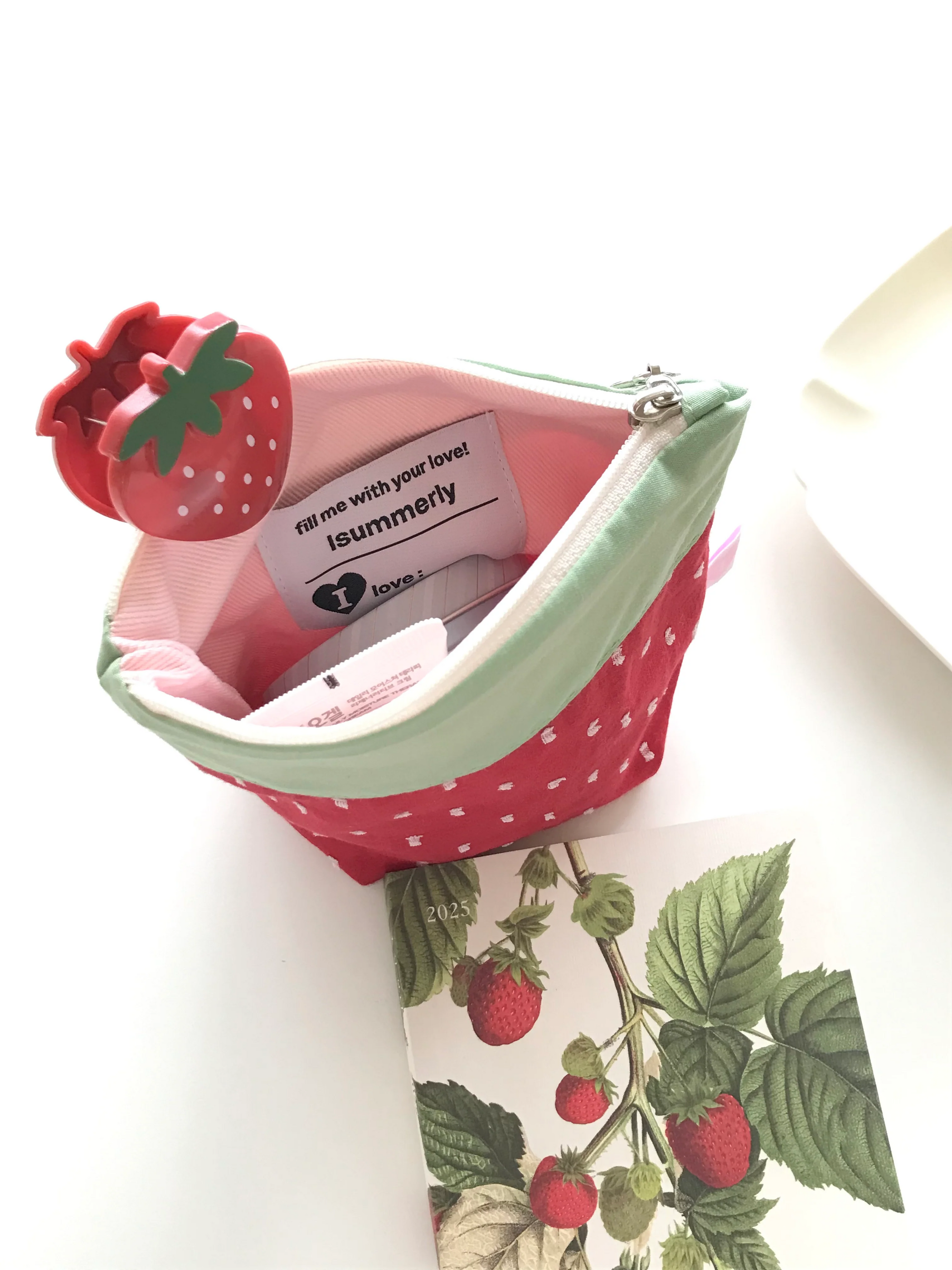 香港発] New balanceや、Reebokなどコラボ商品が多数あることで