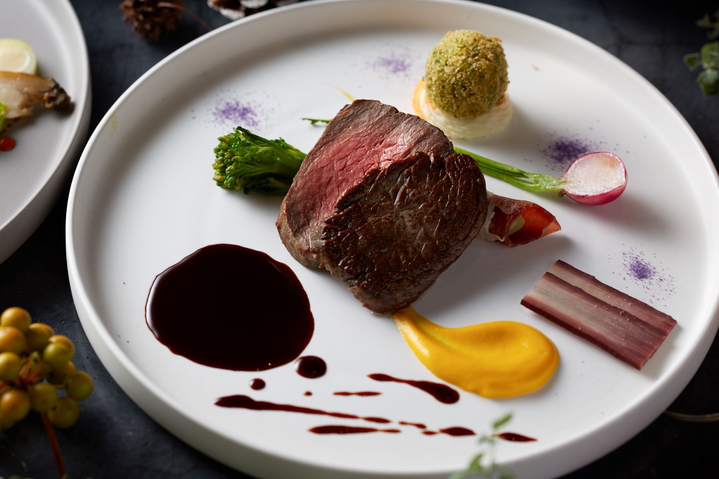 黒毛和牛 フィレ肉のロースト 赤ワインソース フォアグラのクロケット 人参ピューレ